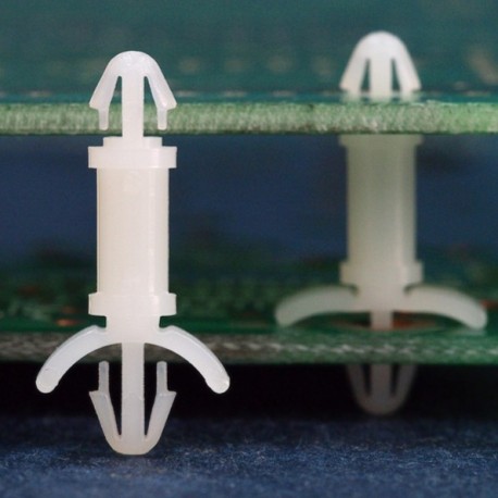 Spacer Clip PCB Nylon Tinggi 11mm